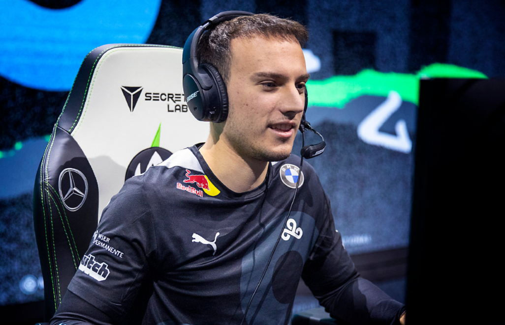 关于库里焦点对战，Faker与80激战FPX分钟，重要助攻胜负难料！赢得满堂喝彩的信息